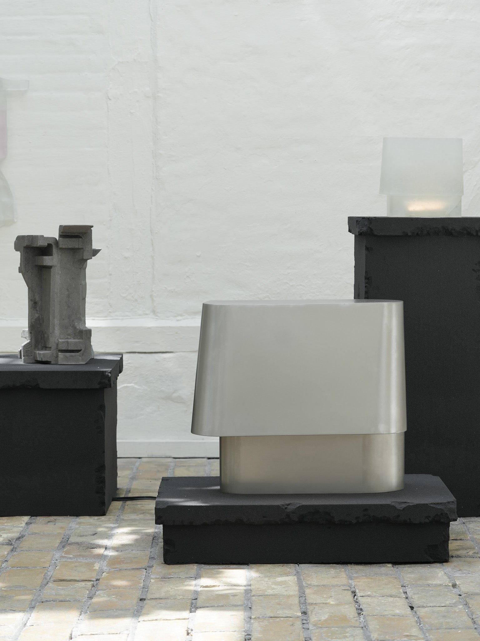 ALUMINIUM AMPHORAE/SCULPTURE