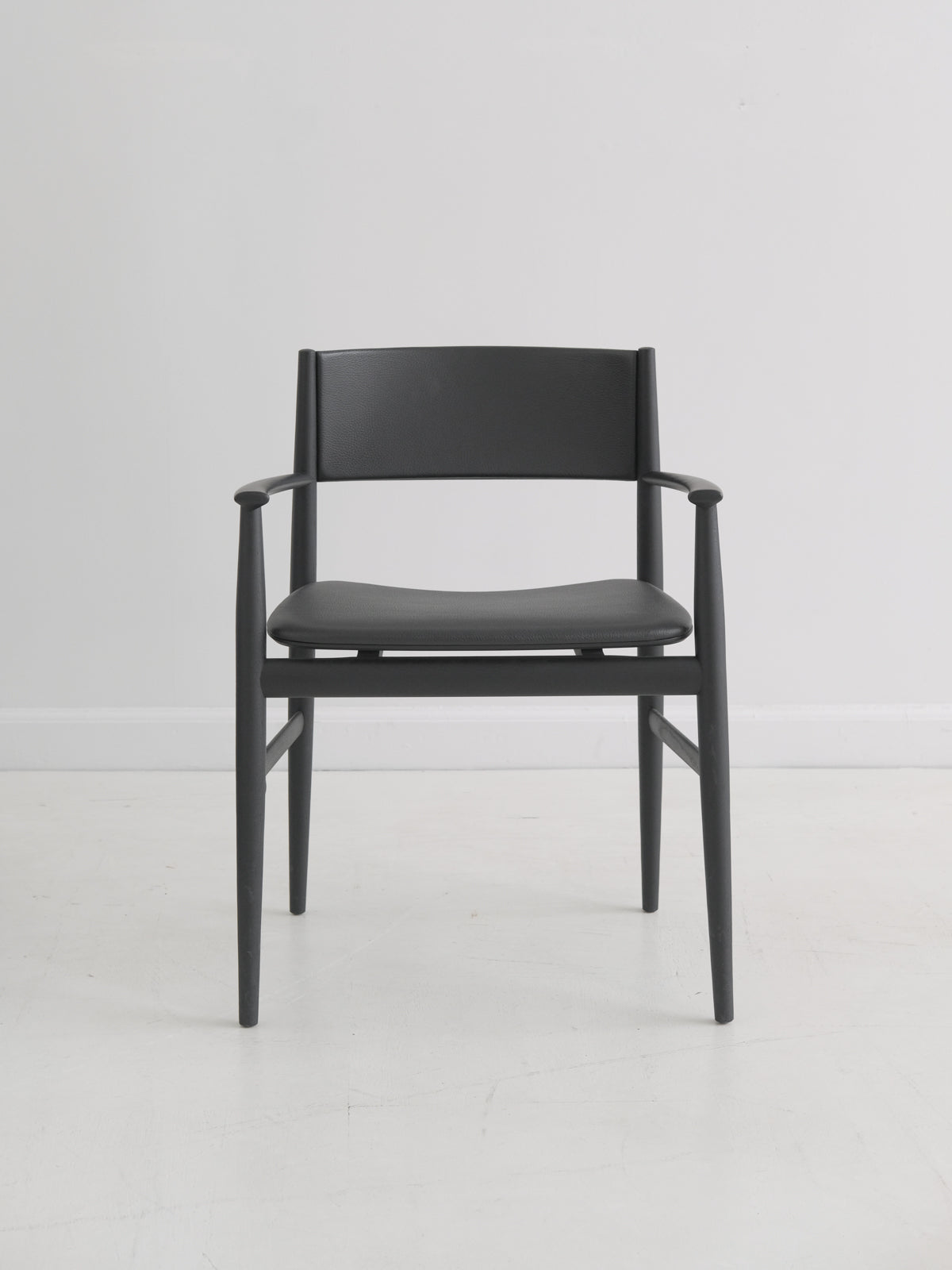 Neve Armchair