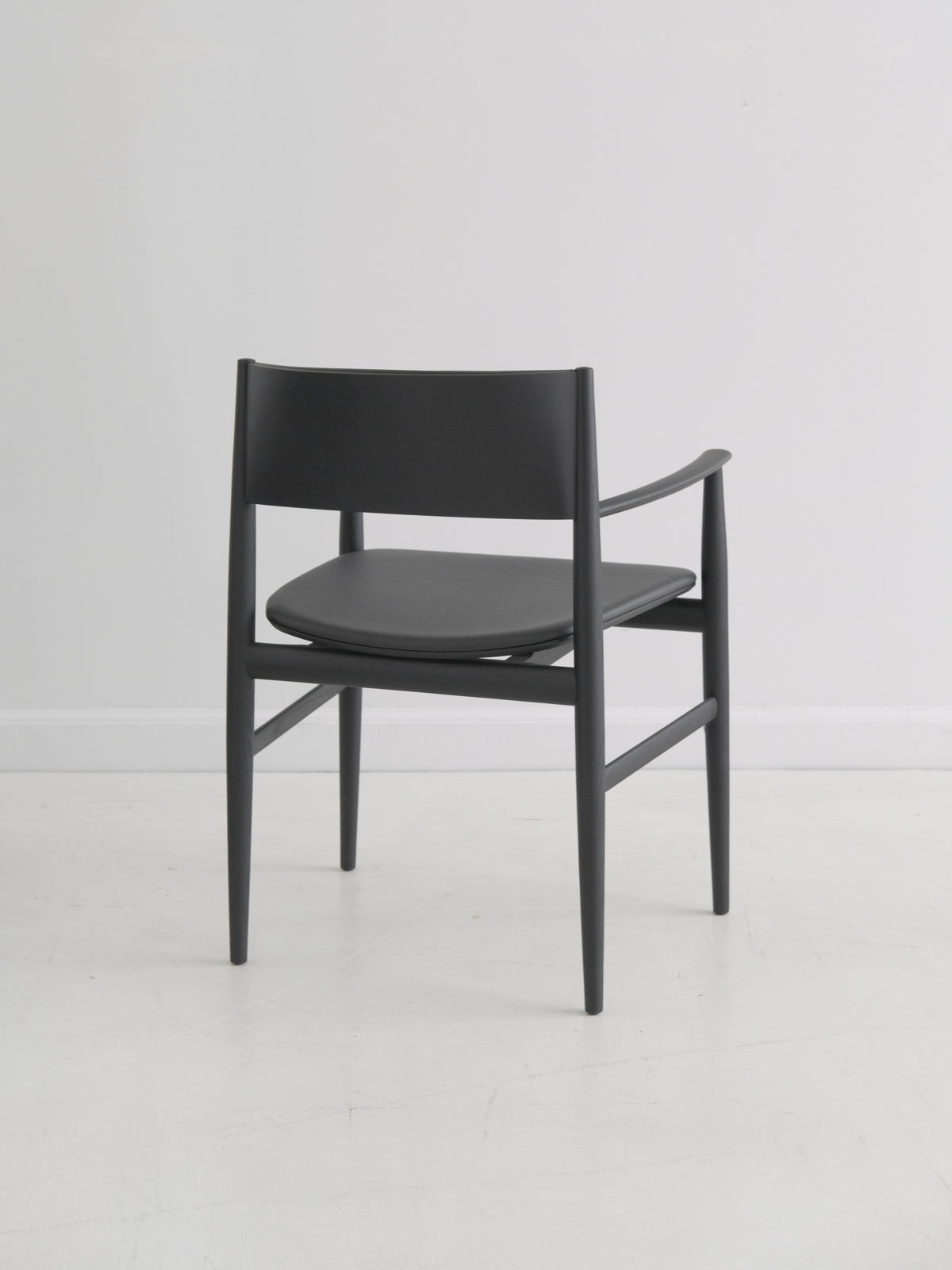 Neve Armchair