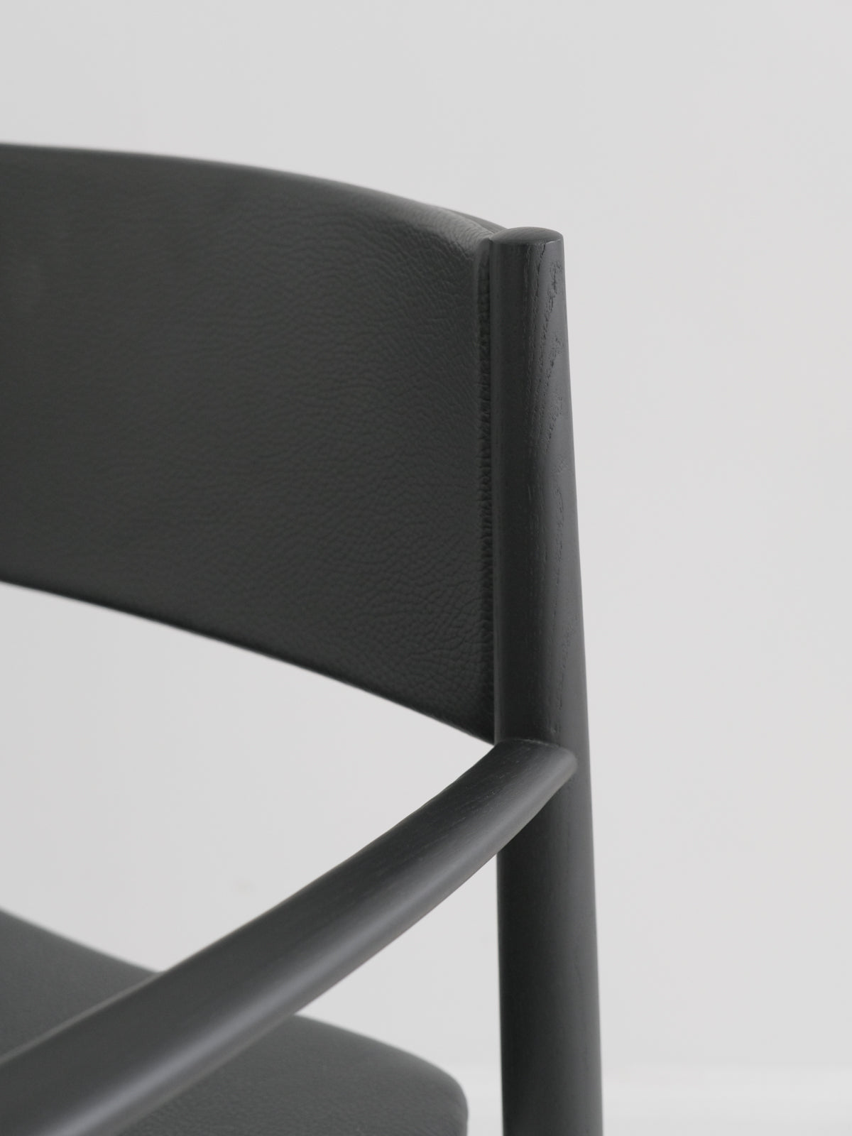 Neve Armchair