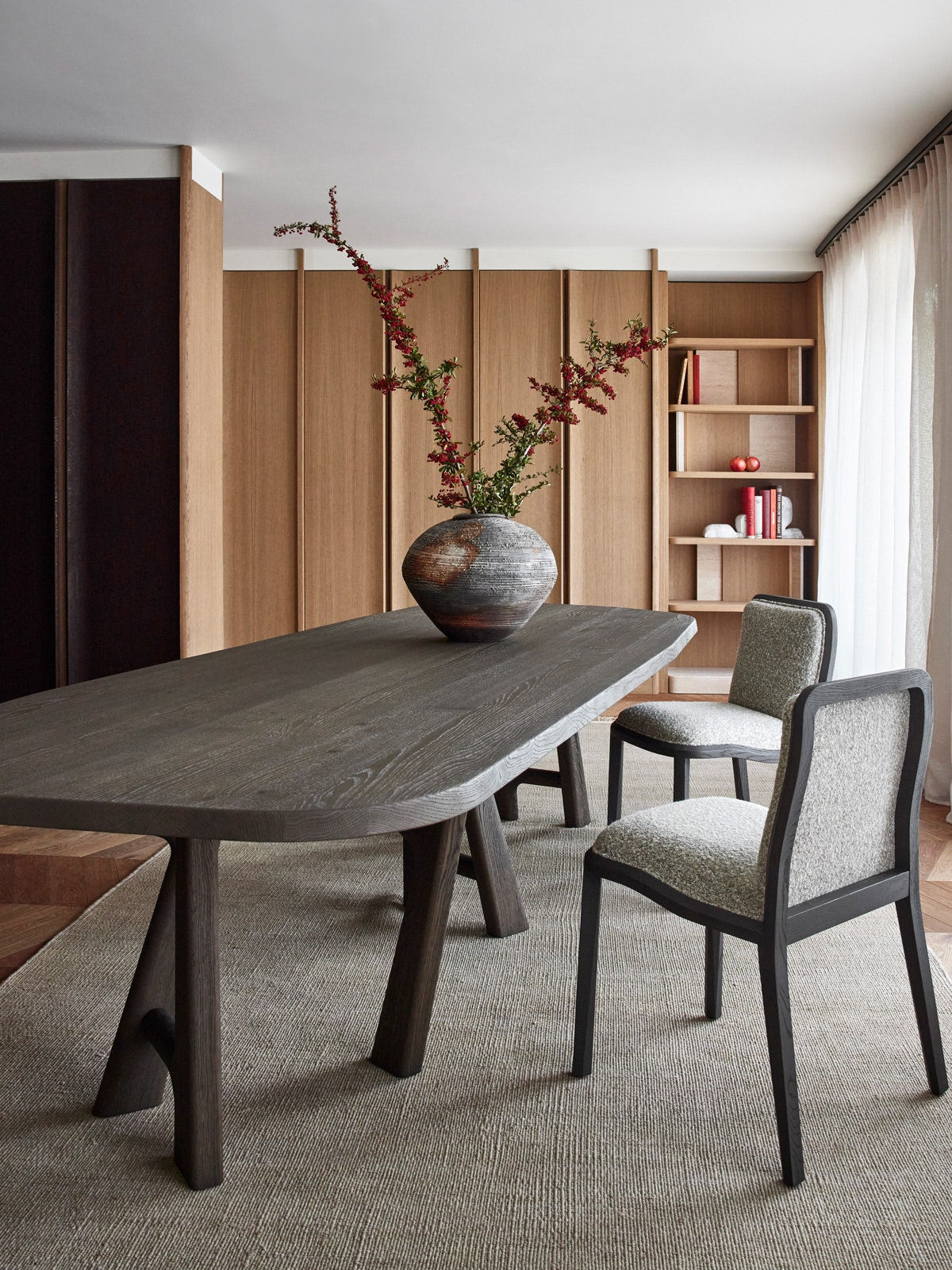 Ybu Dining Table