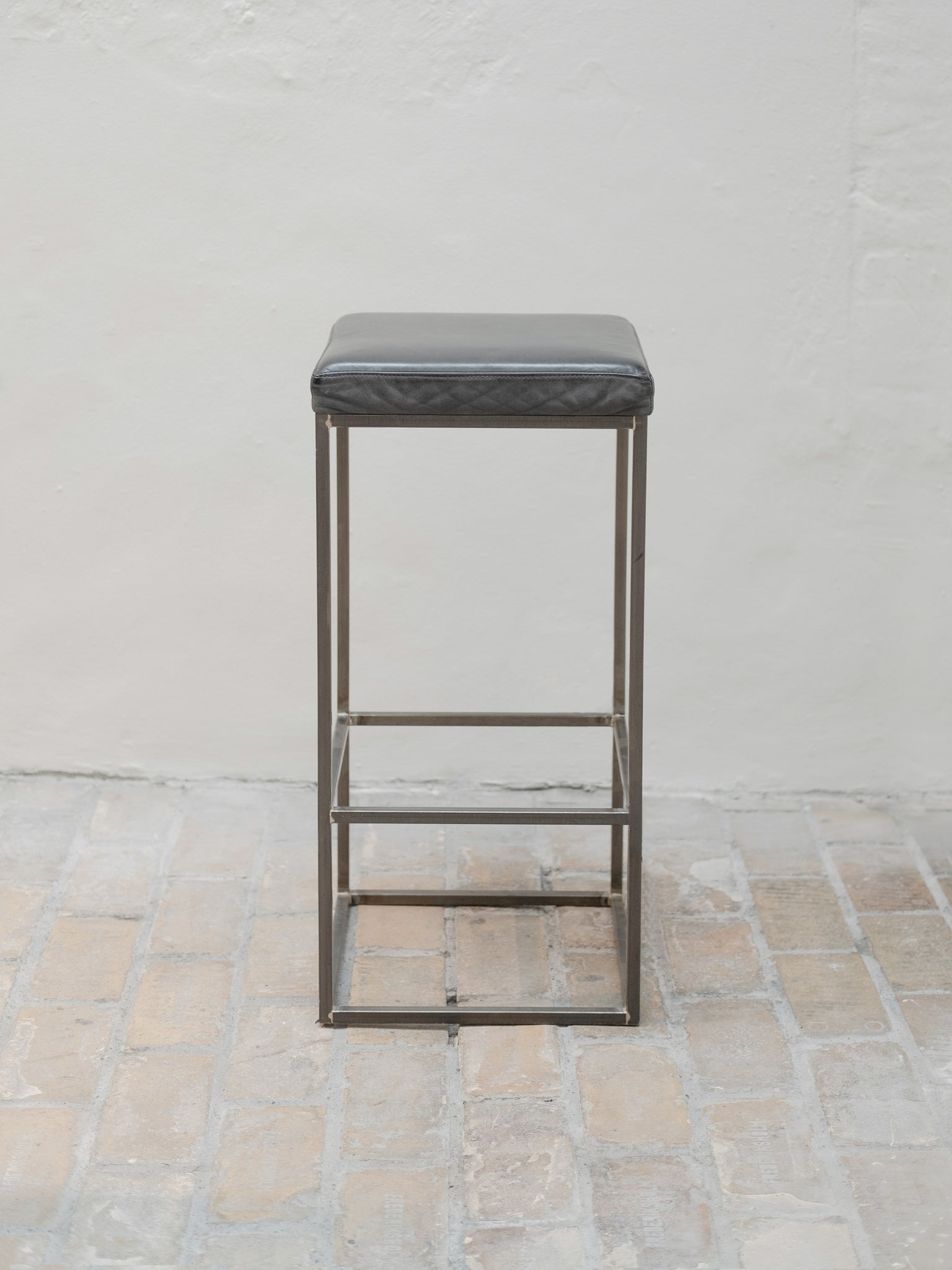 Hardy Stool