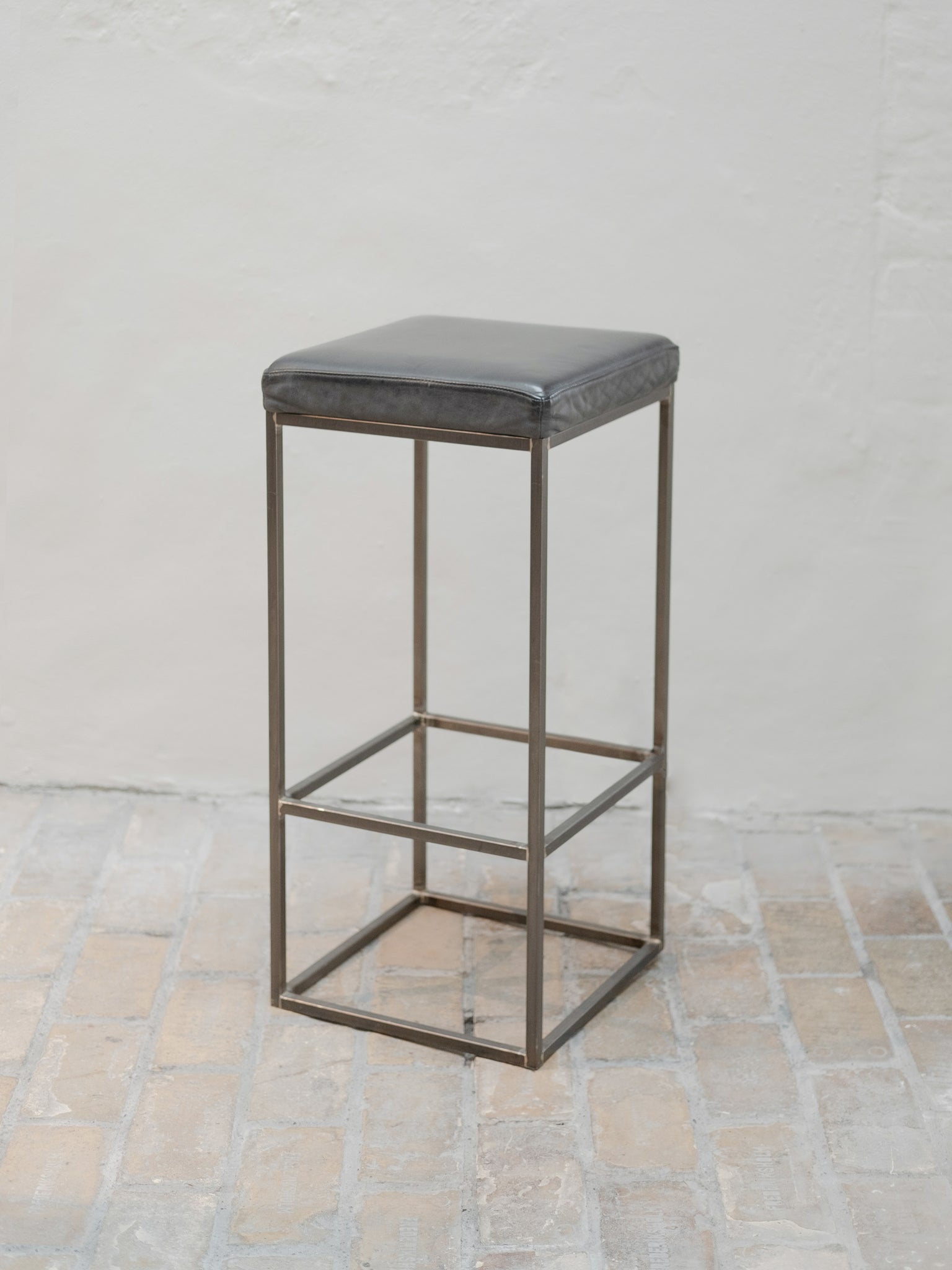 Hardy Stool